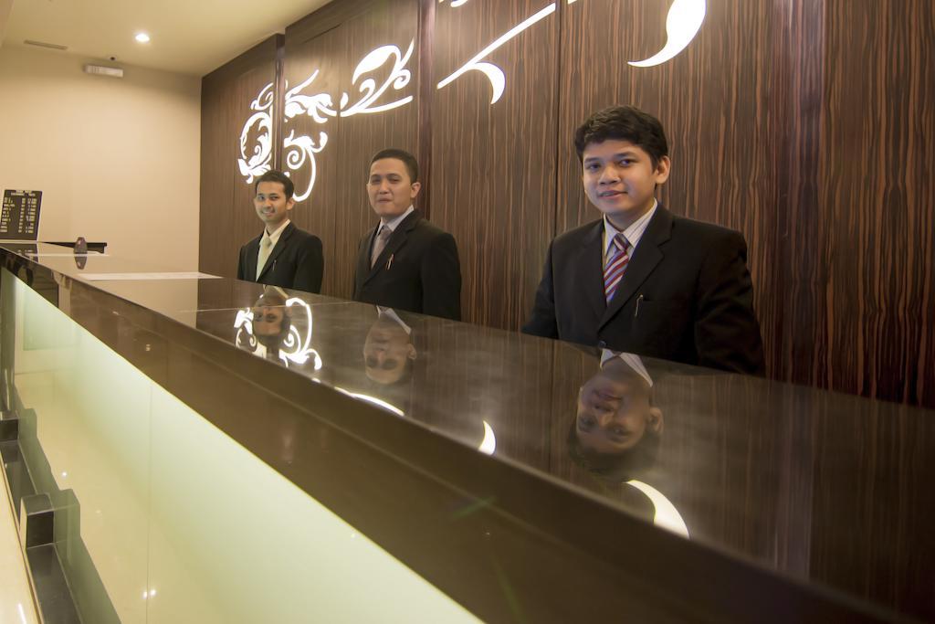 โรงแรมดิราดจา อินโดนีเซีย จาการ์ตา ภายนอก รูปภาพ