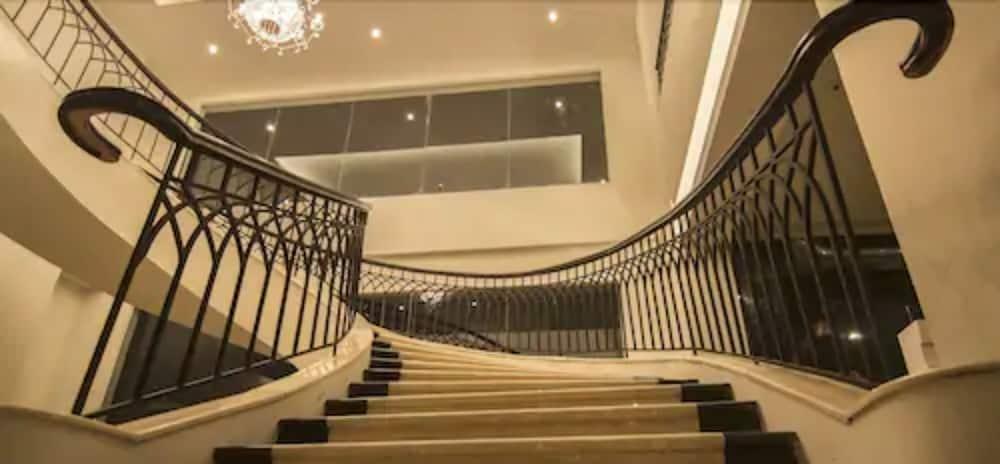 โรงแรมดิราดจา อินโดนีเซีย จาการ์ตา ภายนอก รูปภาพ