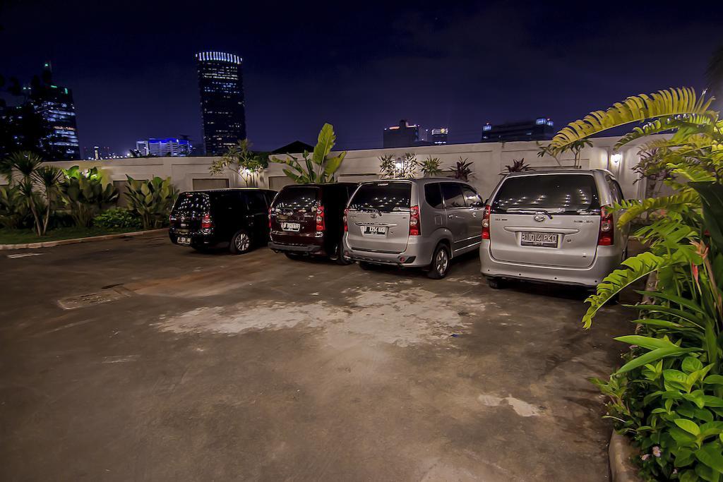 โรงแรมดิราดจา อินโดนีเซีย จาการ์ตา ภายนอก รูปภาพ